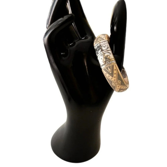 Brighton Vintage Tribal Wood Bangle Bracelet Tan Black Tiki Hinged Opening - Picture 2 of 5